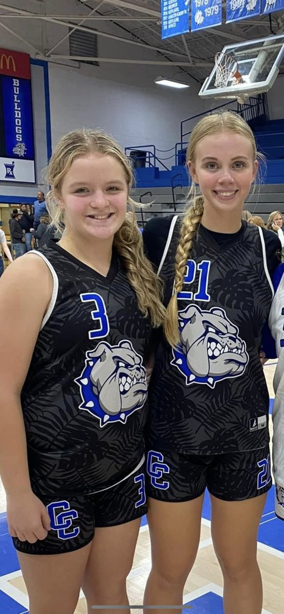 crista_thacker's tweet image. I have always wanted to play with @landree_moons on the court and this year I get my chance.  She has been a great leader and has helped me in so many ways. #1Shot @ClintonBulldogs @2023Fbcreign @FBCReign2029 @rfvann24 @CoachVann35 @4thRegionHoops @alyxwhite_ @riseupsports1