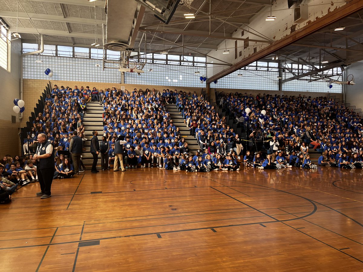SuptDuran's tweet photo. Getting ready for a Blue Ribbon Celebration! @WMS_WolfPack #PuttheWinEverything https://t.co/caMEXDK3XF