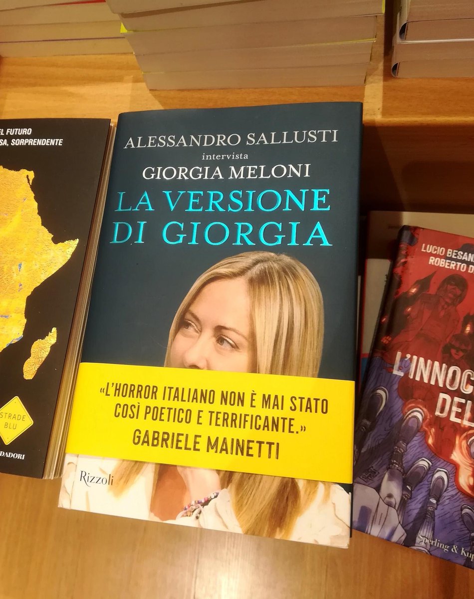 Qualcuno è entrato in libreria e ha scambiato le fascette.
«Cos’è il genio? È fantasia, intuizione, colpo d'occhio e velocità di esecuzione»
(Via Andrea Martina, Modena)