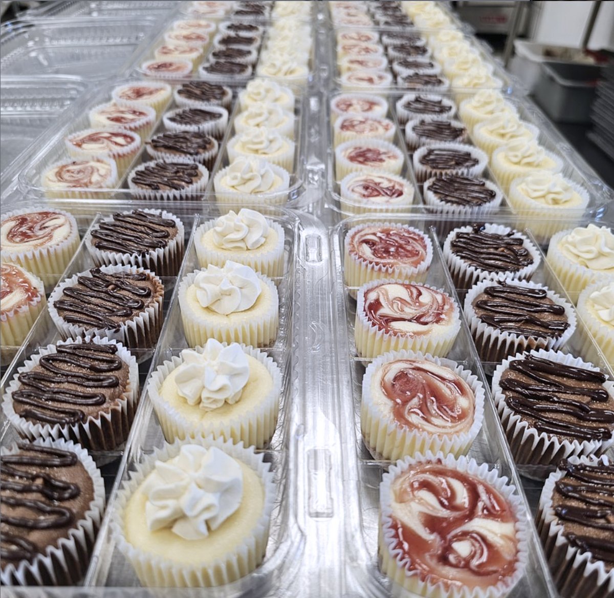 goodnatured_inc's tweet image. Mary’s Cheesecakes is bringing the sweetness with their “best seller” bite-sized cheesecakes all wrapped up in 99% plant-based packaging. ​💚

Thanks for choosing #earthfriendly with good natured®! 

#plantbased #compostablepackaging #cheesecake #desserts