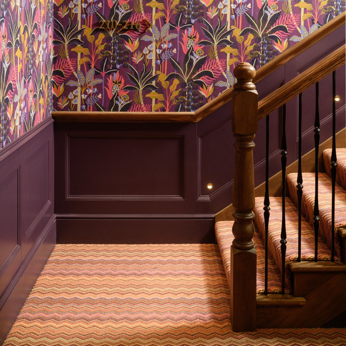 Fabulous in Ruby helped Jeffreys Interiors deliver their vision of an enigmatic world of Alice in Wonderland for the boutique hotel The Tempus Charlton Hall. Order free samples: crucial-trading.com/product/ruby-w… Photo credit: Zac and Zac #stairrunner #boutiquehotel #interiordesigner