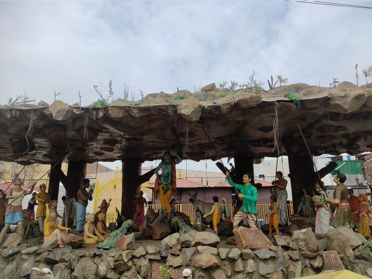 Avinash200028's tweet photo. #गोवर्धन_पूजा 

#GovardhanPuja also known as Annakut puja

This festival is primarily observed in the northern regions of India. The word "Govardhan" refers to a small #GovardhanHill in the Braj region near #Mathura which holds significant #mythological importance. https://t.co/oJszB0fxZJ