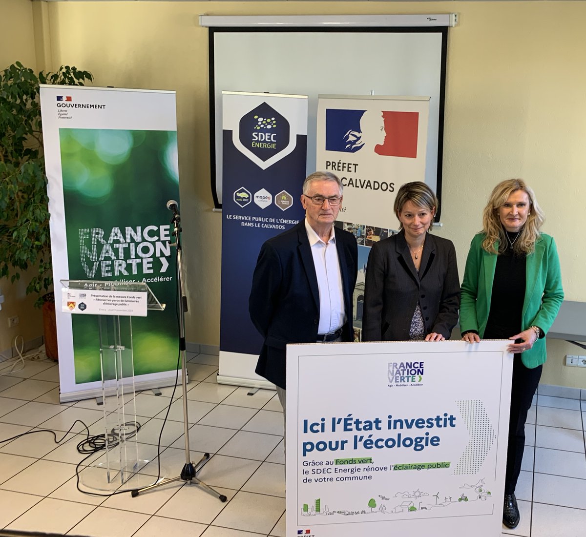 #transitionénergétique Présentation du programme de rénovation des luminaires d’#éclairage public pour 31 #communes du #Calvados porté par le SDEC ÉNERGIE et soutenu par le #FondsVert de l’État : sdec-energie.fr/%C3%A9v%C3%A9n…