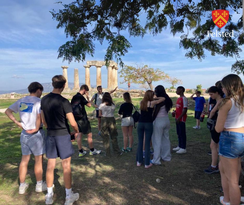 FelstedSchool's tweet image. 🏛️ Over Half Term our @ClassicsFelsted pupils enjoyed a fascinating and informative trip to Greece to see the very sights they will be learning about as they enter into their A Levels. Read more from Jasmine W &amp;amp; Logan C: bit.ly/Felsted-Classi… #FelstedAdventure
