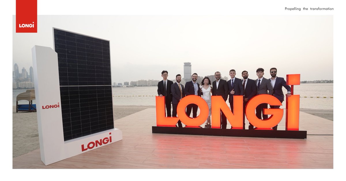 longi_solar's tweet image. Under the luminous skyline, LONGi takes a giant leap towards a sustainable tomorrow through a momentous occasion themed Green Electricity + Green Hydrogen in Dubai #LONGiSolar #HiMO7 #InnovationLeadingIntoTheFuture #dubai