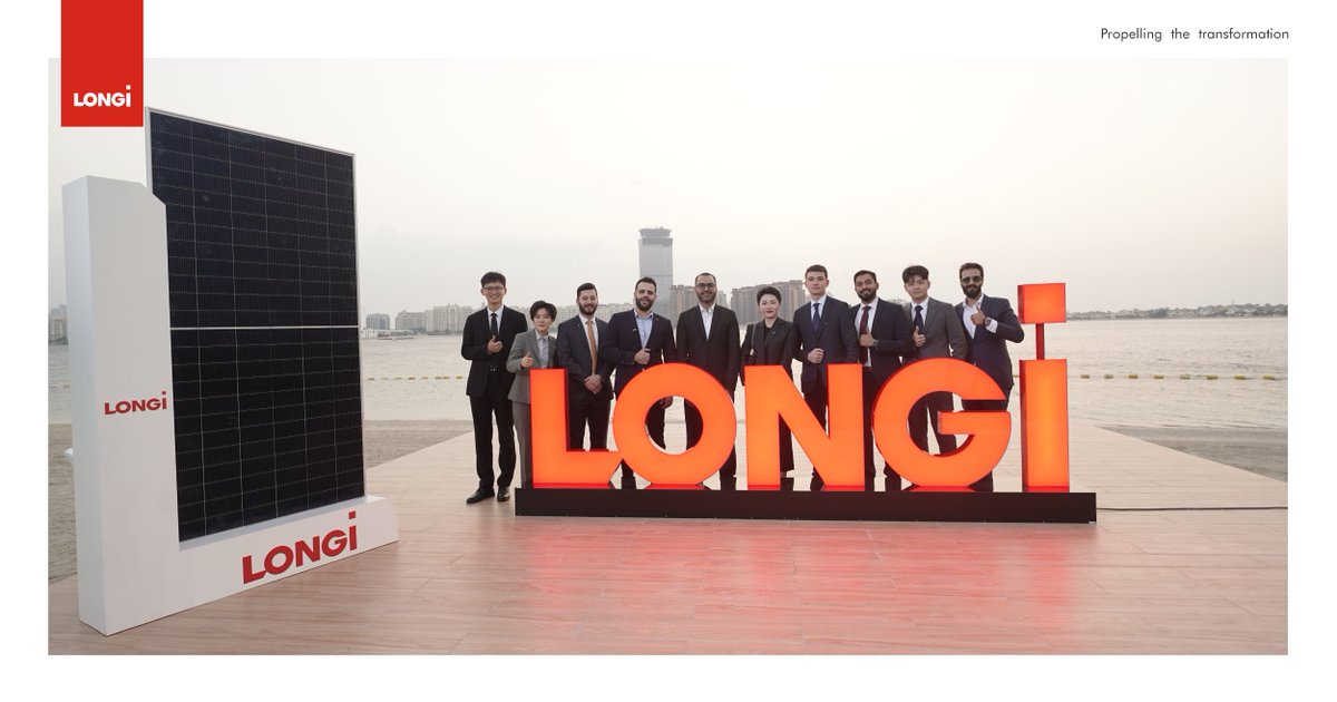 longi_solar's tweet image. Under the luminous skyline, LONGi takes a giant leap towards a sustainable tomorrow through a momentous occasion themed Green Electricity + Green Hydrogen in Dubai #LONGiSolar #HiMO7 #InnovationLeadingIntoTheFuture #dubai