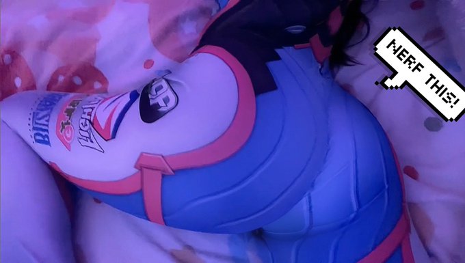 love cosplaying dva cause i dnt have to wear a wig for her https://t.co/wxZDL2ToGx