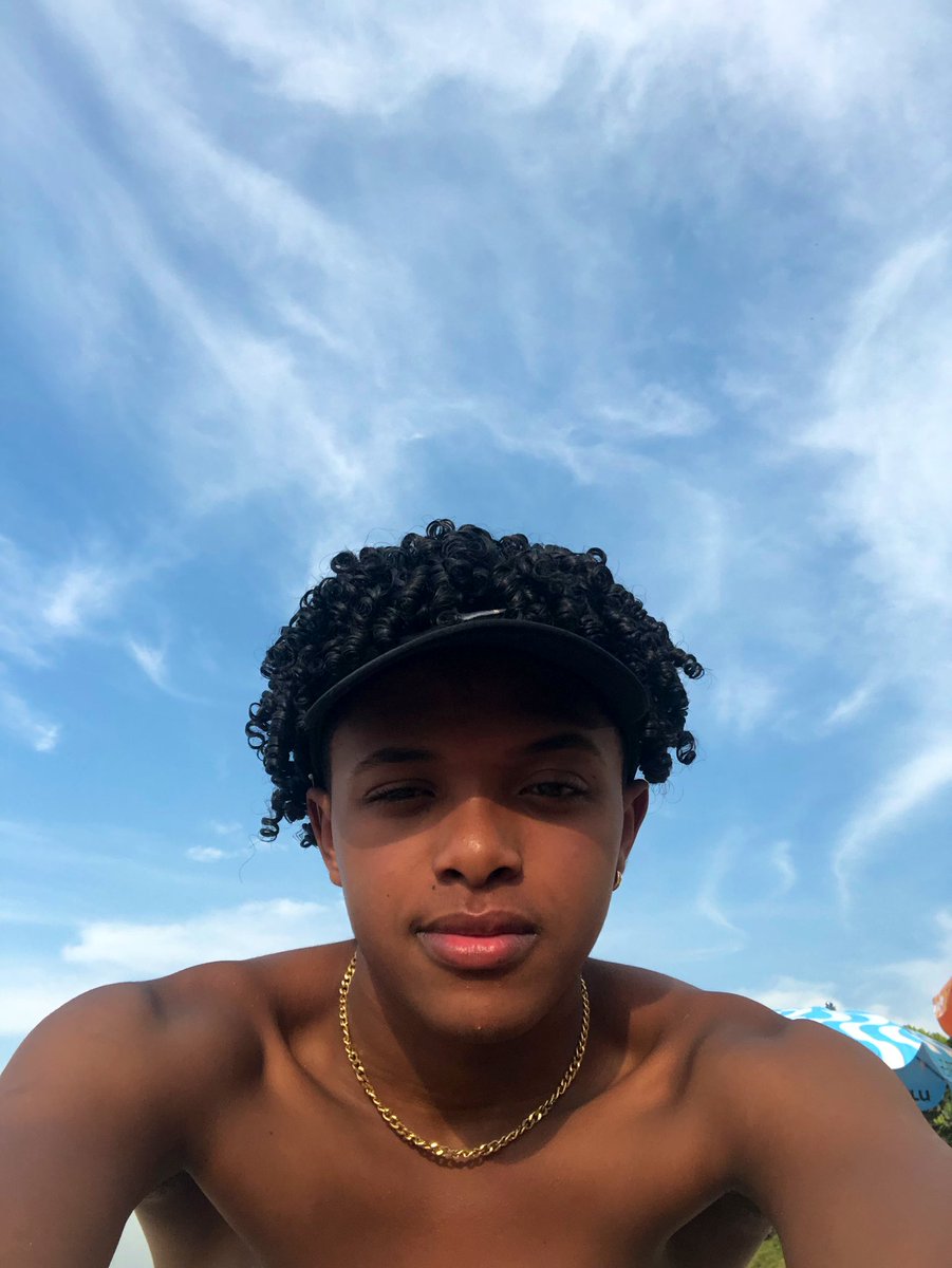 angello__7's tweet photo. 🌞🌊 https://t.co/NTa6Ld17GZ