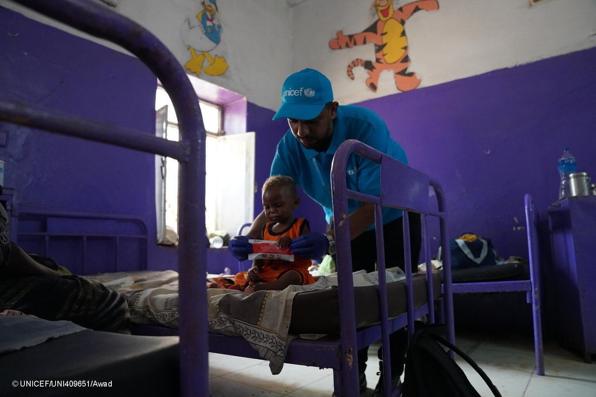 ¿Sabes que UNICEF es el único proveedor de alimentos terapéuticos en Sudán? 
El pequeño Mahdi es uno de los miles de niñas y niños ingresados ​​con desnutrición aguda grave, que tratamos con este alimento que salva vidas: unicef.es/nota-de-prensa…