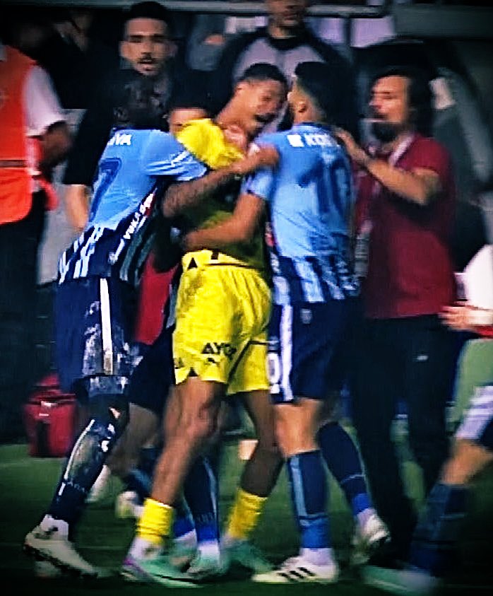 12.11.2023 tarihinde oynanan Adana Demirspor - Fenerbahçe SK müsabakasına ilişkin, Türkiye Futbol Federasyonu Yönetim Kurulu’na ihbarımızdır;

• Müsabakanın saha hakemlerinin kendi aralarındaki telsiz konuşmalarının incelenmesi,

• Müsabakanın VAR hakemlerinin saha hakemleri