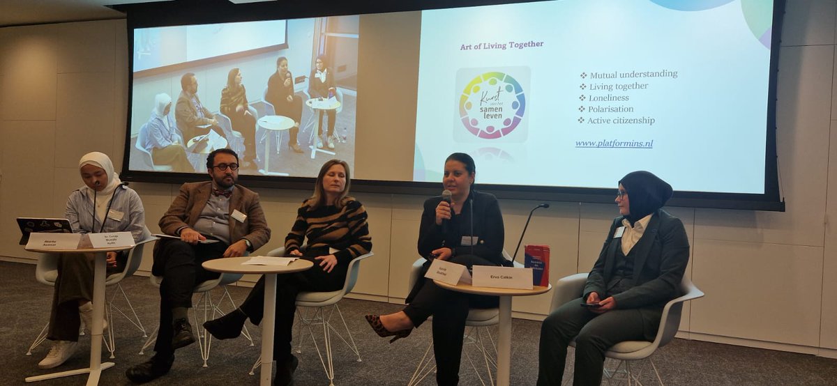 PlatformINS's tweet photo. Kamila Boukfouz van Platform INS houdt een toespraak en bespreekt de Deliberative Democracy Days die we in Nederland hebben georganiseerd als onderdeel van het #CitizenZ-project. https://t.co/jCghqrEZ9z