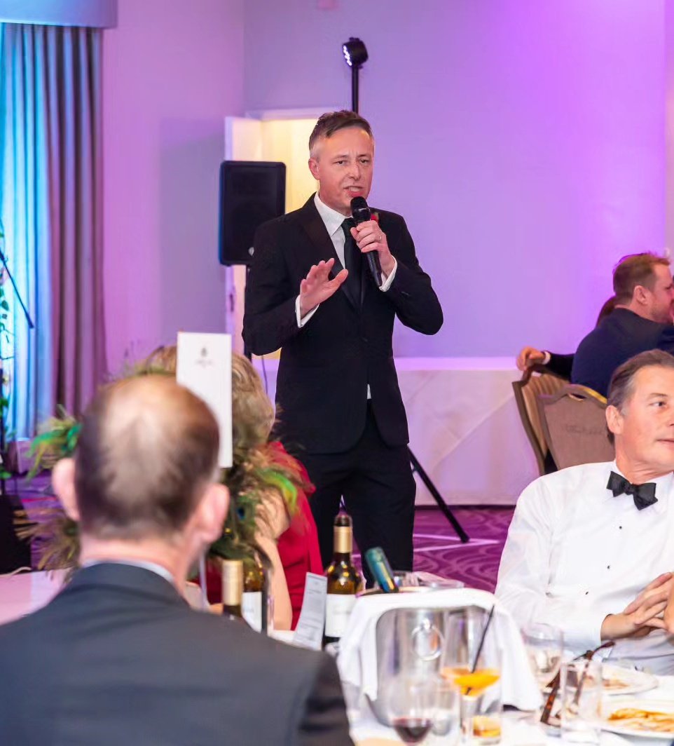 GOING ONCE...🔨 And we raised tens of thousands. This weekend I was fundraising for @WSBHospices in Surrey. Great event hosted by the talented vocals of @MarkLanahan When I'm not on your TV or Radio, you'll often find me as #auctioneer or #host at #liveevents across Europe.