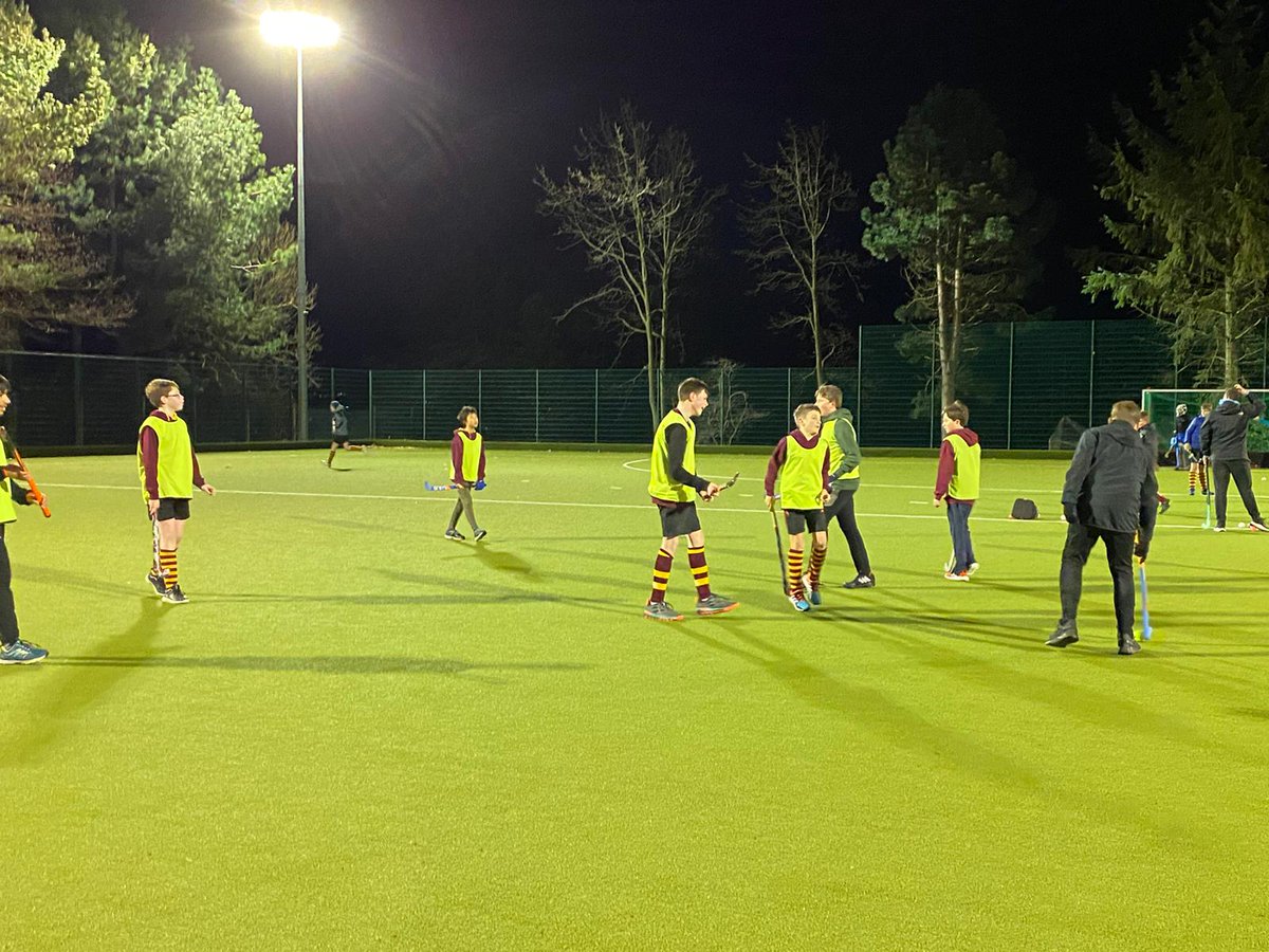 Harris Hawks Youth Hockey Wed 15th Nov at Dundee Univ Sports Ground.
1830 to 1930 Primary 
1930 to 2045 Secondary. 
Last session outdoors before we change to indoor hockey at Harris Academy.
<a href="/HarrisAcademyPE/">Harris Academy PE</a> <a href="/harrisacdundee/">Harris Academy</a> <a href="/harris_hockey/">Harris Hockey Club</a>