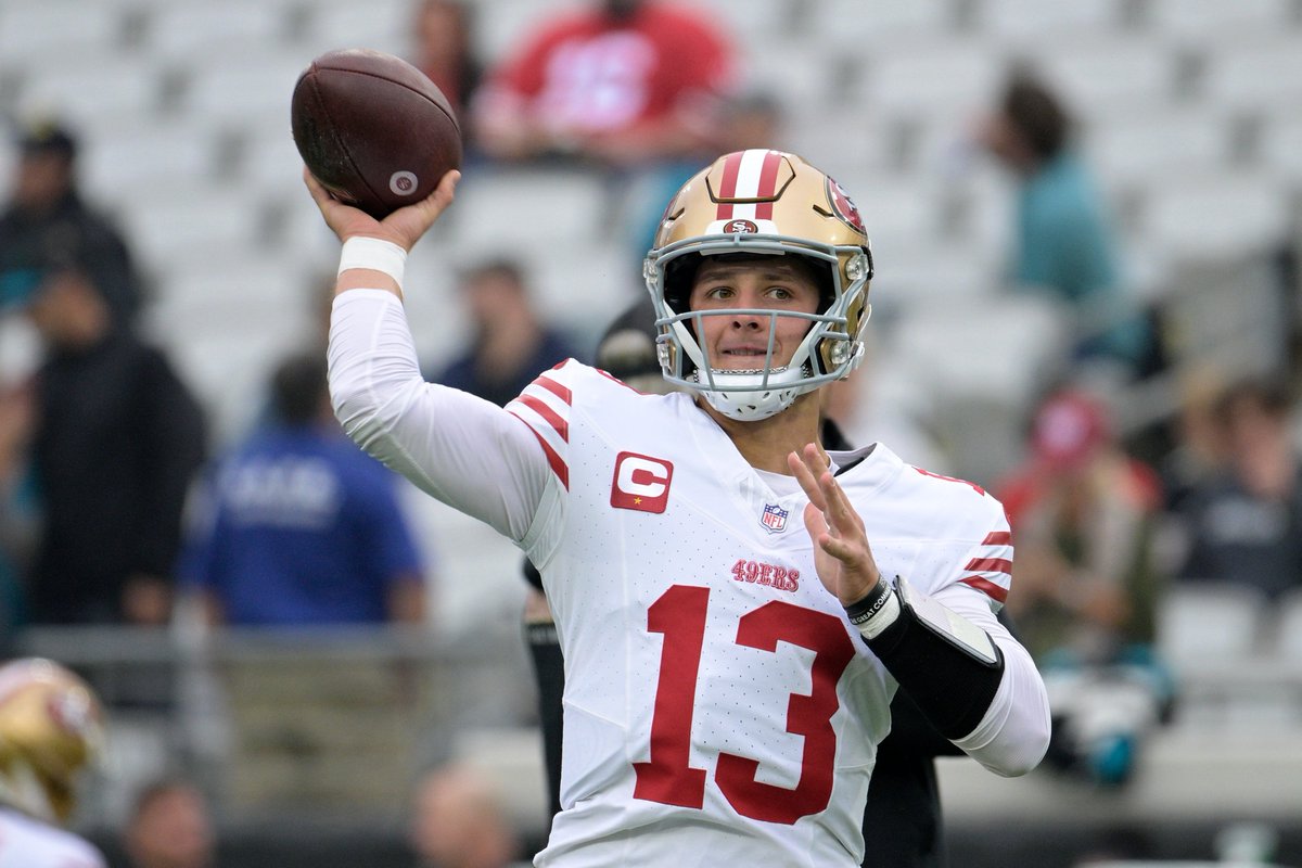 KeithMurphy's tweet photo. According to NFL Communications, there are only two QBs in NFL history with 3 games of 3+TD passes and a passer rating of 140+in first two seasons, and both went to Iowa universities:

Kurt Warner &amp; Brock Purdy. 

Photos: AP https://t.co/1iAb0YlpM5
