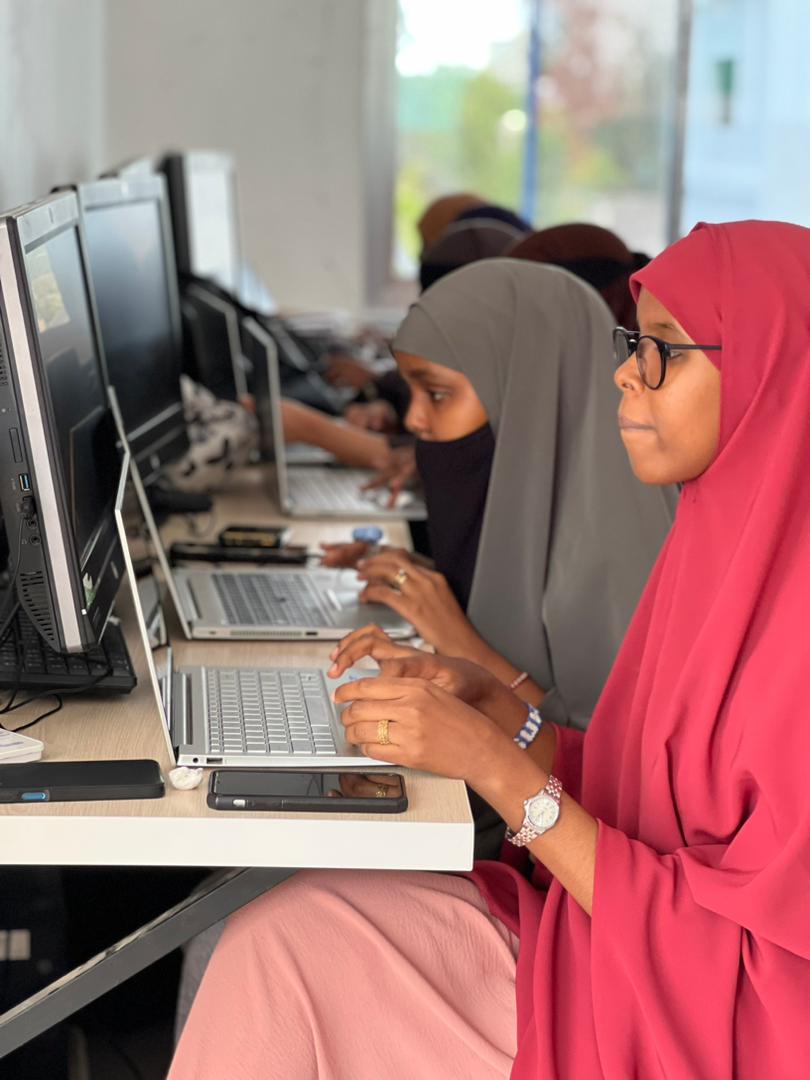 RiseAcademy21's tweet image. They are hands-on with coding.

#TheyCanCode 
#NextSoftwareGeeks
#Riseacademy