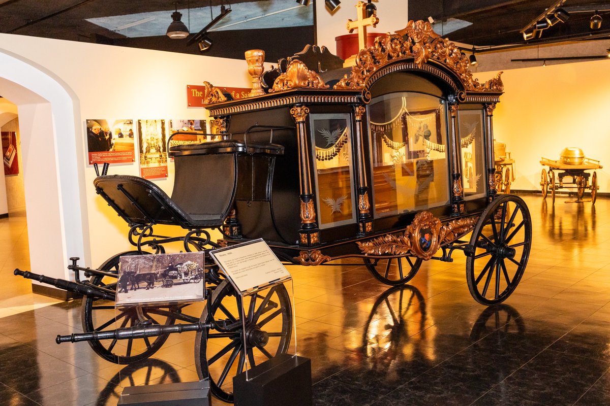 FuneralMuseum tweet media