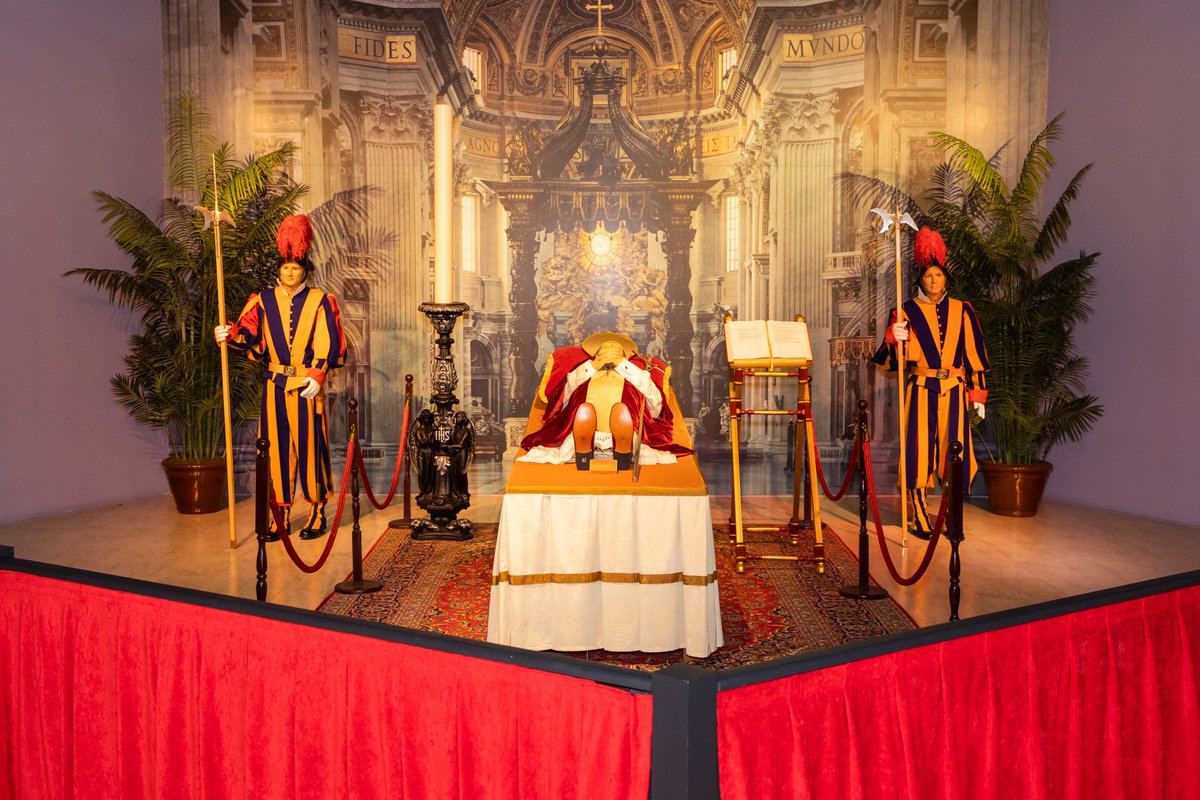 FuneralMuseum tweet media