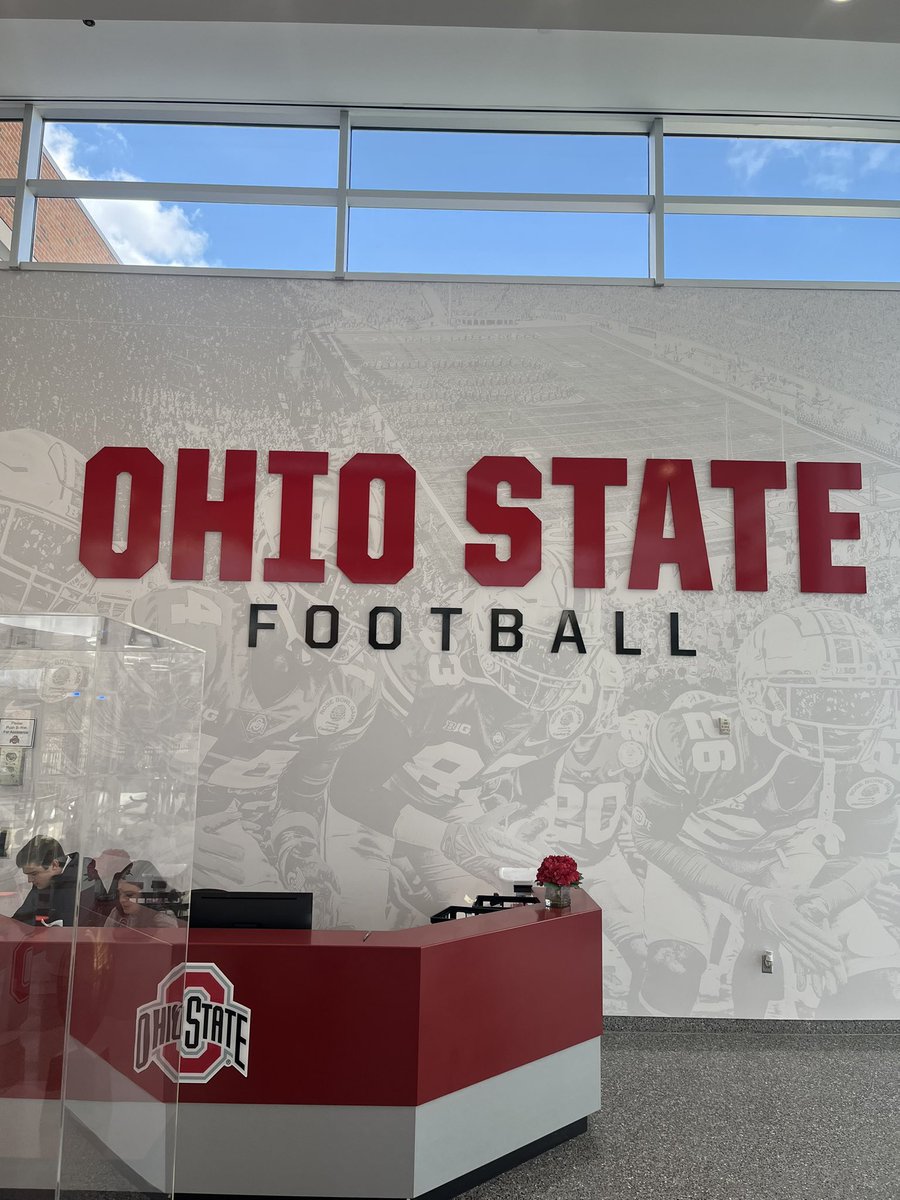 Had a great time at the Ohio State game on Saturday! Thank you to <a href="/N_Murph/">Murph</a> for the inv and thank you to the rest of the coaching staff for showing so much love! @CoachTimWalton <a href="/OhioStateFB/">Ohio State Football</a>