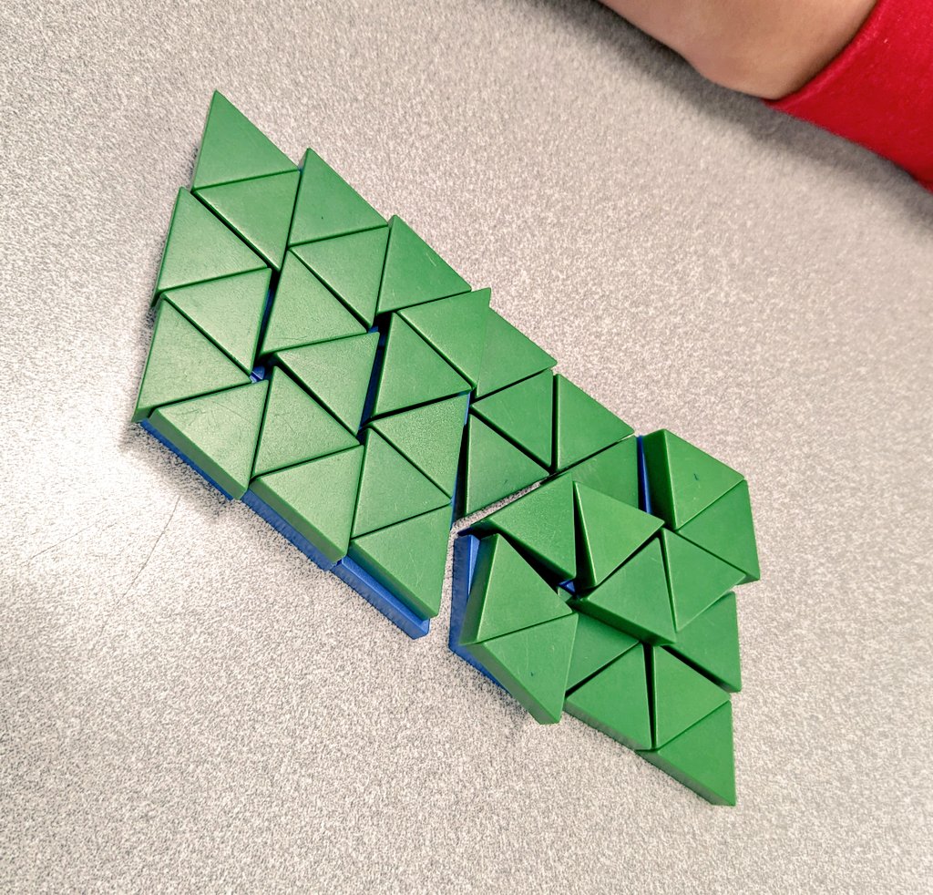 JRiversoCorreia's tweet photo. Using pattern blocks to show our #MathItUp Challenge thinking #dpmath  ...

We decided that the whole = 36

BLUE = 18/36
PURPLE = 8/36
GREEN = 10/36 https://t.co/wAFdcnrqBi