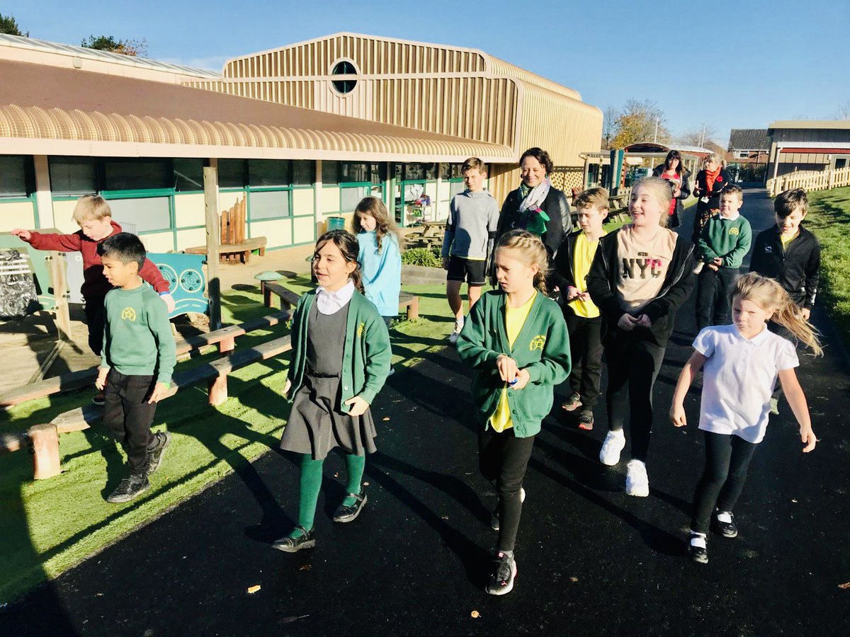 Inspiring visit on Friday to <a href="/Kingston_Pk_sch/">Kingston Park Primary School</a> to speak with their School Council as part of #ParliamentWeek. 

They were buzzing with ideas for their school, community &amp; how we can improve the world! 
🌎 #democracy <a href="/UKParliament/">UK Parliament</a>