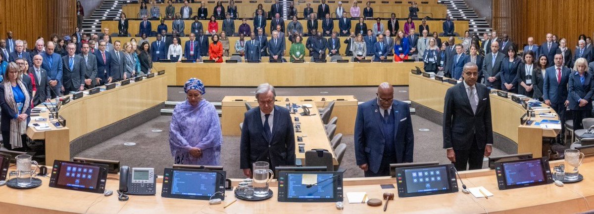 Today, the @UN family observed a moment of silence to mourn & honour our colleagues killed in Gaza. Since the start of this conflict, more than 100 @UNRWA staff have lost their lives - the highest number of UN aid workers killed in a conflict in such a short time. They will…