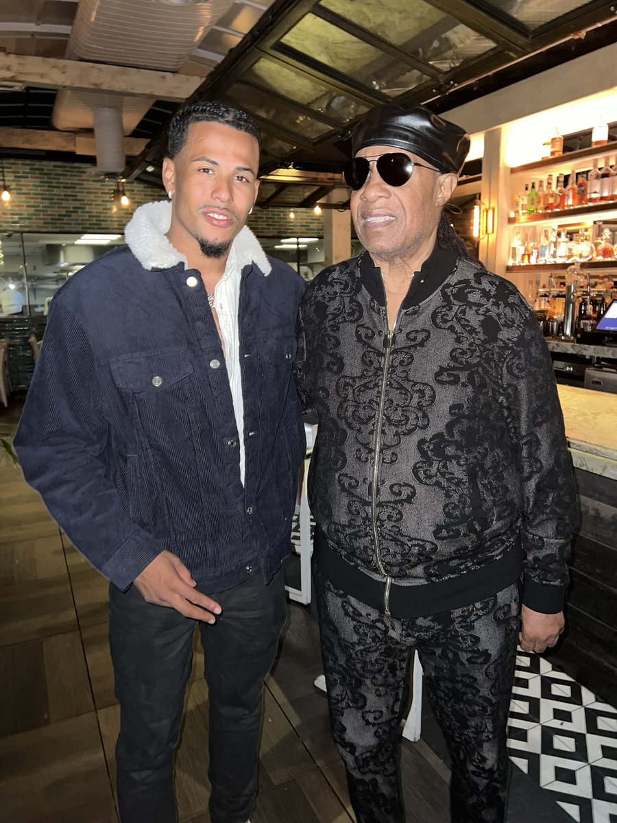 Elvin5Rodriguez's tweet photo. Stevie wonder 🙌 https://t.co/tn7nFmngpp