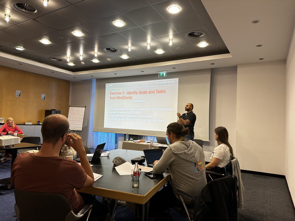AgileTD's tweet image. Unveiling leadership skills for the new-age leader! Attendees are learning to set goals, embrace diverse leadership traits, and harness productivity and mindfulness techniques to master their schedules and prioritize effectively. @epsilon11 #AgileTD
