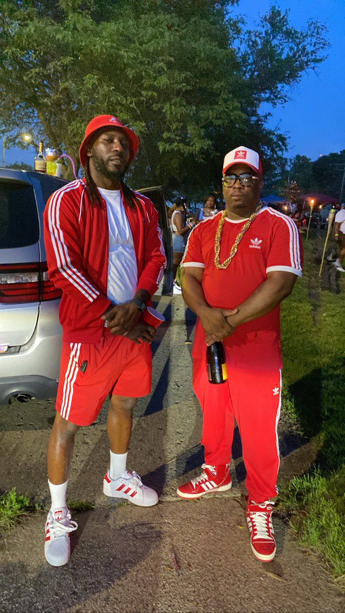 TheRealMoosey's tweet photo. #Big50Lordz https://t.co/6lpFyPAgn0
