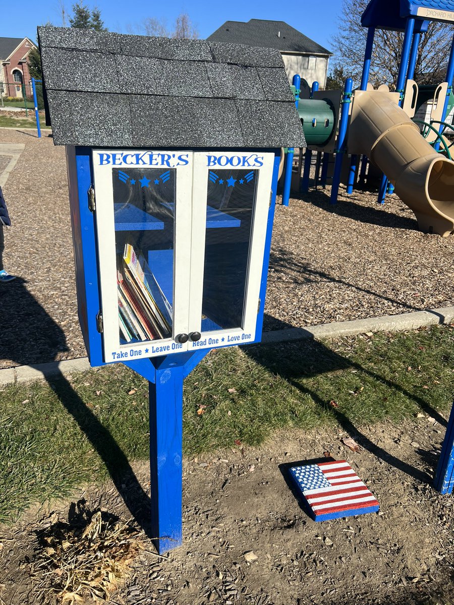Becker’s Books is BACK! Thanks to the OH PTO and the SCOUTS for all of their hard work! <a href="/NCSD/">Novi Community School District</a> <a href="/NoviOrchardHill/">Orchard Hills Elem.</a> <a href="/OrchardHillsPTO/">Orchard Hills PTO</a>