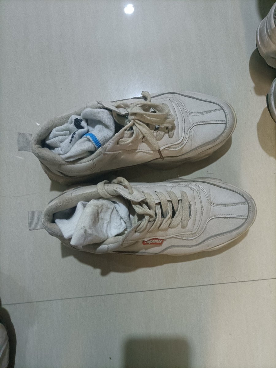 aaaE856901's tweet photo. #运动鞋 #射鞋 #打胶 #寄射 #老爹鞋 #扫楼 #原味袜子 
接寄射打胶，感兴趣私信哦 https://t.co/G6qxV6g0Aa