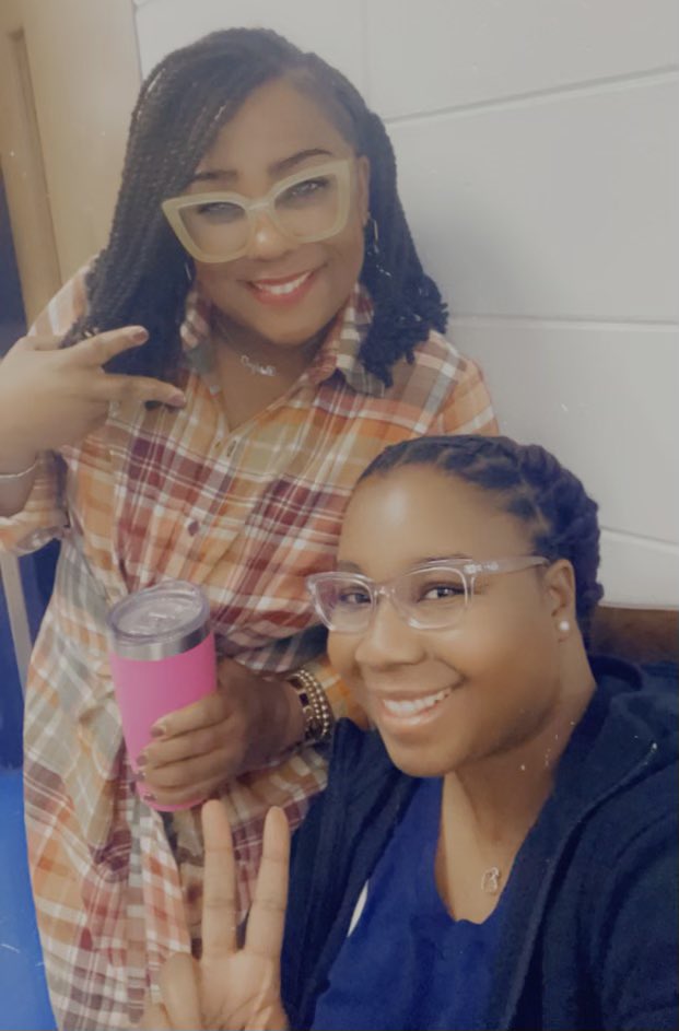 Bridget Edwards (@bedwards10974) on Twitter photo We are ready for our Stand Up with 4 more wake-up’s to go before our holiday break. #weready #BRES #B4B <a href="/KizzieSLott/">Kizzie Lott</a> <a href="/BibbSchools/">Bibb County Schools</a> We are ready for our Stand Up with 4 more wake-up’s to go before our holiday break. #weready #BRES #B4B <a href="/KizzieSLott/">Kizzie Lott</a> <a href="/BibbSchools/">Bibb County Schools</a>