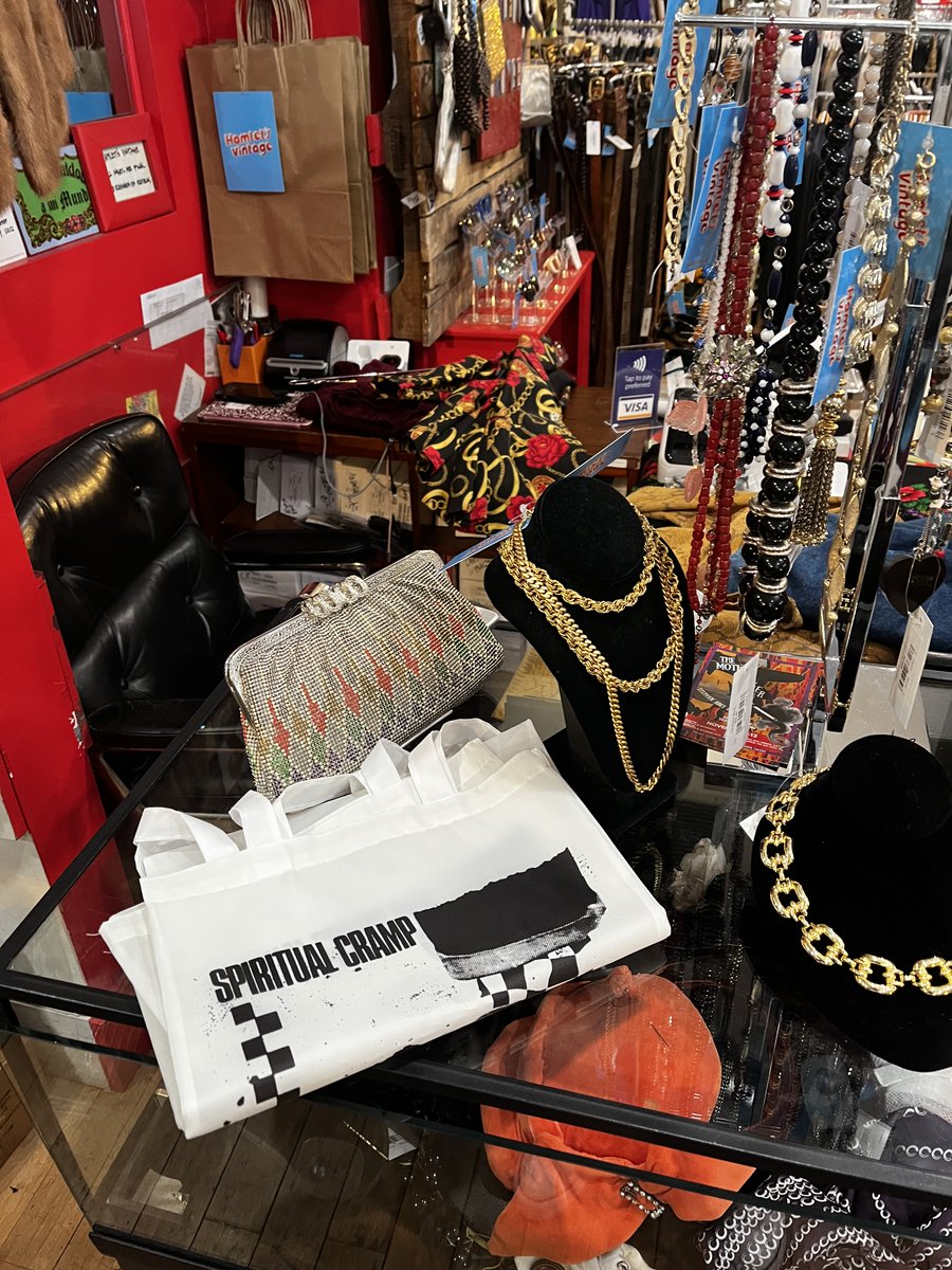 hope you guys were able to find one of @Spiritual_Cramp's super cool totes in some of #nyc's super cool stores 🤩🤩@trashvaudeville @hamletsvintage @VMWnyc #goldinfernonyc #spiritualcramp #totebags #recordstore #jewelrystore #vintagestore #thriftshop #newmusic #orchardambassador