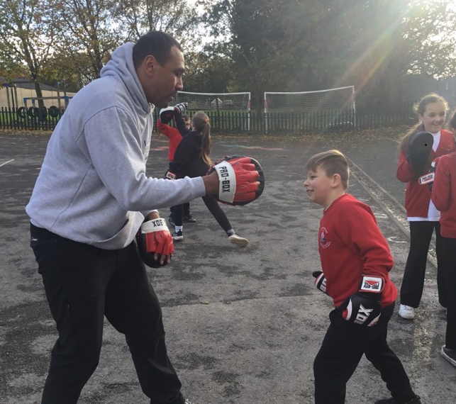 MerPolWirral's tweet photo. #TeamBeb are delivering #MiniPathfinders to year 6 pupils this week at Bidston Village.
Day 1 - choices/consequences re knife crime, hate crime, ASB & drugs.
Promoting alternative activities such as sport through @ActiveWirral
#Prevention #OpSceptre #AntiBullyingWeek2023 #Evolve https://t.co/pb96FgX26p
