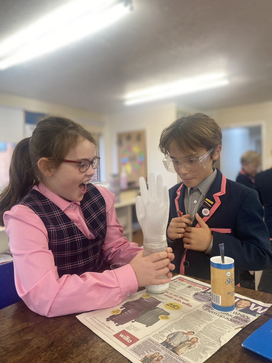 AlleynCourtSci's tweet photo. Year 5 have been having some fun with irreversible changes! #AlleynCourtScience https://t.co/ar9uGRDAOj