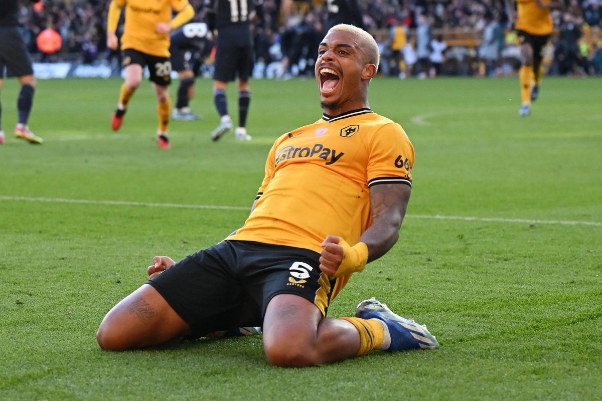 The most complete midfield performance since <a href="/rubendsneves_/">Ruben Neves</a> left us.
Thank you <a href="/LeminaM_13/">Mario Lemina</a> , world class, absolutely superb! 💪👏👍
#wwfc.  <a href="/Wolves/">Wolves</a>