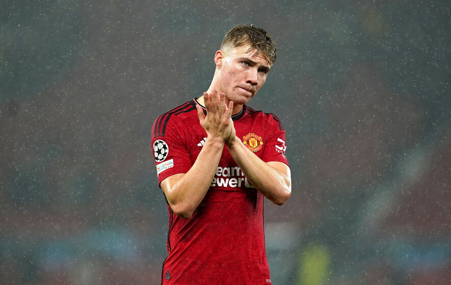 Jose Mourinho on the Haaland Hojlund comparison: "One is doing it in a struggling club. No support from his team, not even getting well fed. A proper striker. The other? No football. Just finishing."No more debate❌❌