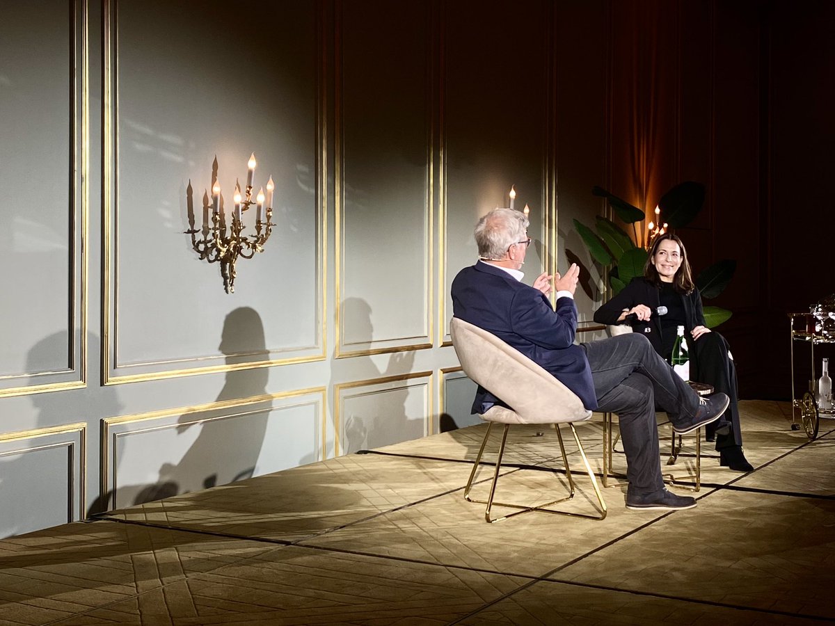 Abschluss des 1. Tages des #SZgipfel mit <a href="/annewill/">Anne Will</a> auch zu #Israel: „Enthaltung Deutschlands bei UN war kapitaler Fehler. Solche Fehler dürfen in so einer Lage nicht passieren. Vor allem Deutschland nicht, wenn wir behaupten, dass es deutsche Staatsräson sei.“ #SZ