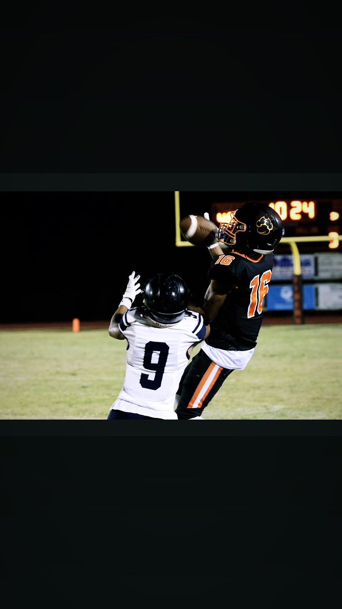 lalemonx6_'s tweet photo. Check out a few clips from the 1st round playoffs 🐅 #zone6 @CocoaFootball @adam_franco https://t.co/BvR77tbVIu