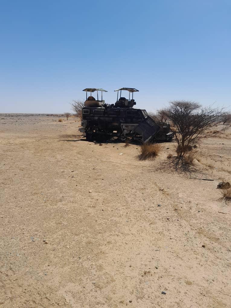 edssnag's tweet image. إعلام #DIRPA
يتقن جميع فنون الكذب الإعلامي 
عندما علم أن إحدى المدرعات احترقت 
ولم يستطع أن ينفي ذالك قال بأنها تتبع ل #CCP_PCD
لكي يقنع جمهوره الساذج 
لكن للأسف نسي المدرعه 
الثانيه والطائره التي احترقت فور وصولها 
لمطار غاو 

#freeAzawad ✌💪