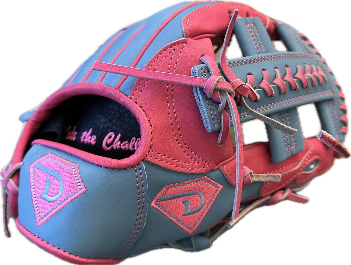D1 Baseball Gloves tweet media