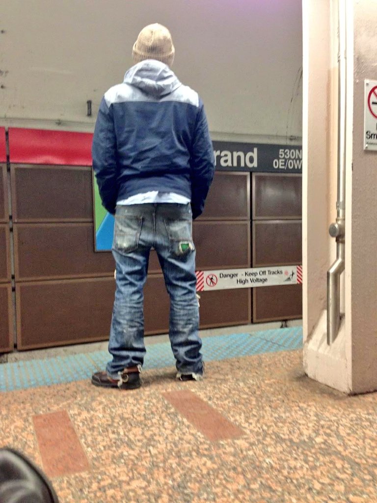 PartyKingKeyz's tweet photo. #PhotoShoot #Subway #CTA #773 #KeyMoney #312 #PartyKingKeyz #RedLine #EuroKeyz #ChicagoRedLine #PhotographyIsArt #PHOTOS #photographylovers #photograghy https://t.co/Z4s1EXB8Tz