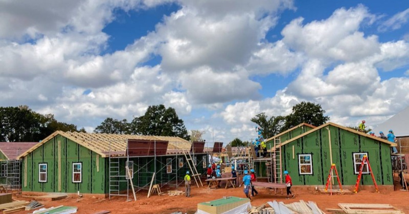 Habitat_org's tweet photo. "If you are ever in need of reassurance that there is still kindness in this world, then step onto a Habitat for Humanity worksite and let the harmonious echos of hammers remind you that it indeed exists." - @mmelvinphoto 
#WorldKindessDay 🥰 #CarterWorkProject