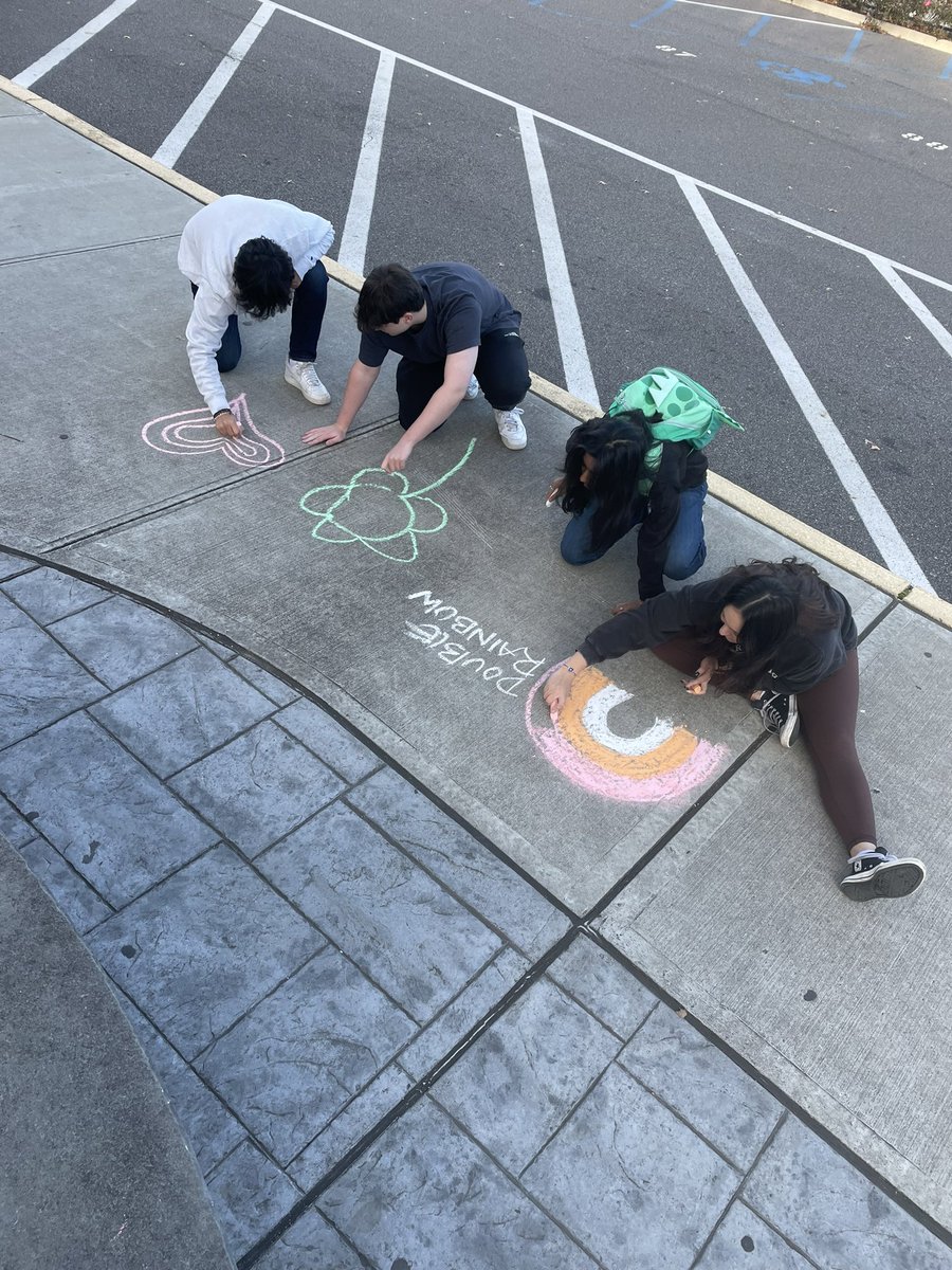 Mineola High School Dignity Club tweet media