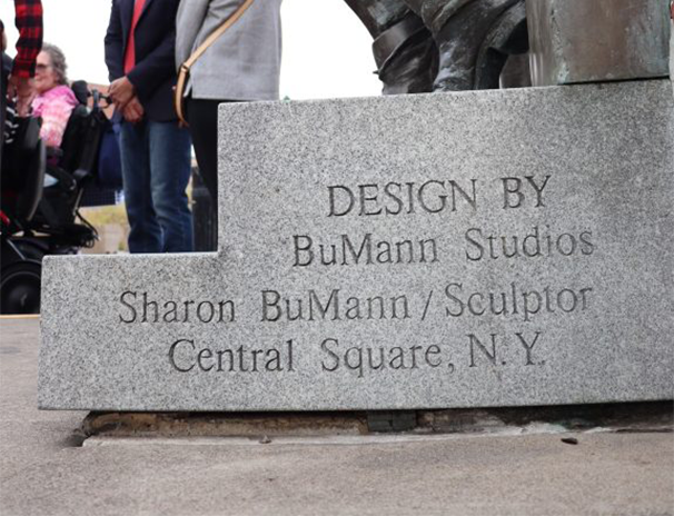 SUProStudies's tweet photo. Local artist and Syracuse University graduate Sharon BuMann has always had a knack for creativity.

Head to the news section on our website to learn more about this alumna, including her recent recognition from the Mayor’s office!

https://t.co/13W0PlOLlK https://t.co/Ate5BIULKu