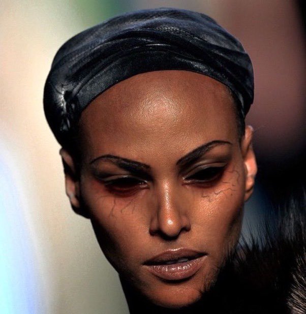 runway makeup at jean paul gaultier spring (2009)