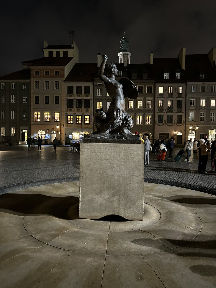 As our work with Ukrainian children in Poland begins, it was a bittersweet moment to walk in the completely rebuilt old city of Warsaw, passing by the syrenka mermaid, knowing siege warfare is as prevalent in 2023 as it was in 1944.
