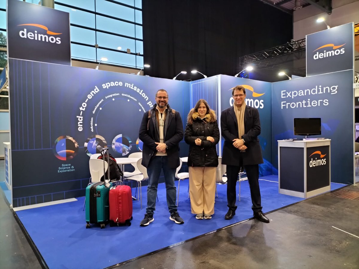 All set up for @SpaceTechExpoEU starting tomorrow in Bremen 🚀🚀 Here is the first picture of Pablo Morillo Gonzalez, Lucía Senchermés and Carlos Manuel Entrena Utrilla taken by Murray Kerr while finalizing everything to welcome you tomorrow at booth C51! See you there!