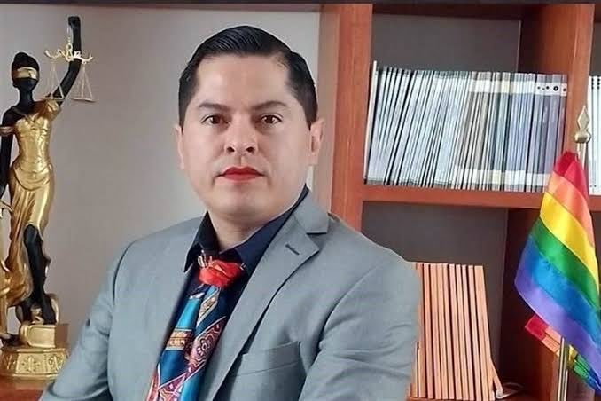 SoyHomosensual's tweet photo. Despertamos con esta triste y lamentable noticia, le magistrade Ociel Baena fue encontrade sin vida. 🤍 
¡Exigimos el esclarecimiento de los hechos ante este terrible hecho!

Descanse en paz. 🕊️ https://t.co/lCizo9TnF9