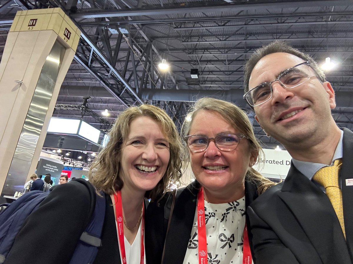 Vasculearn's tweet photo. Honored to co-moderate a session on PE care delivery, prognostication and treatment w @SauravChMD. Icing on the ๐ also meeting @MaryCushmanMD & @RosovskyRachel ! @AHAScience #AHA23 https://t.co/DYUYYeFg4k