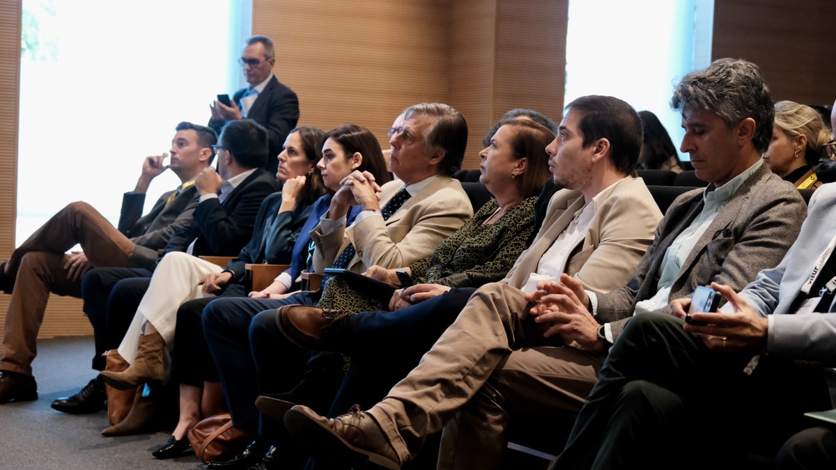 LaHuellaCom's tweet photo. Una de las cosas que más nos gusta de nuestra profesión es tener la posibilidad de sumergirnos en distintos sectores. Como hoy, que hemos podido conocer el futuro del alojamiento turístico de la mano de #VITURSummit. https://t.co/Xg0AxUBgcx